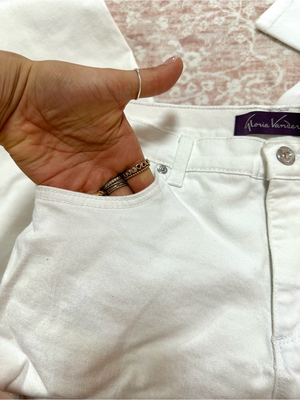 ⚜️ Gloria Vanderbilt White Straight-Leg Jeans - Picture 6 of 15